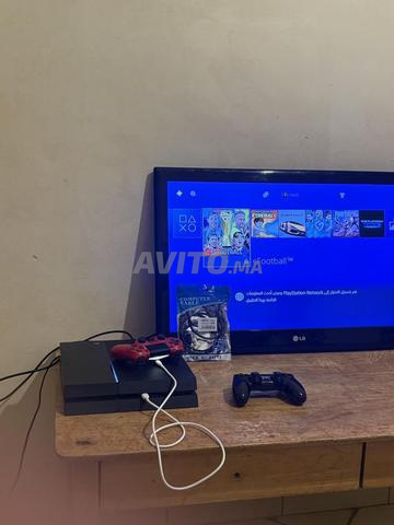 PlayStation 4 saine - 2