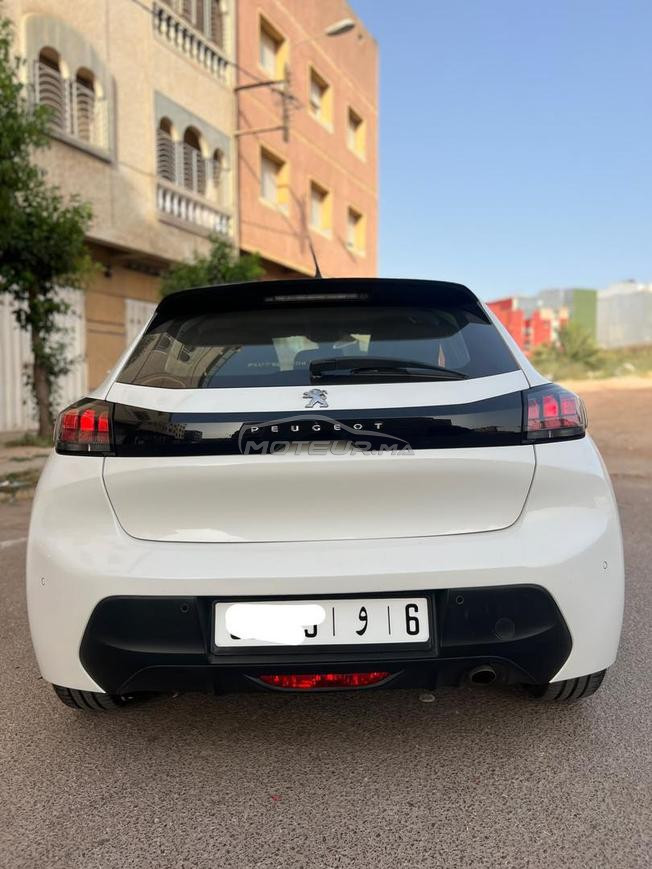 Peugeot 208 2021