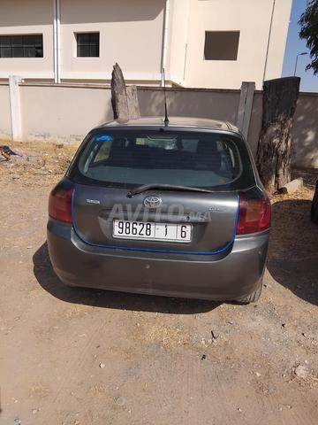 Voiture en très bon état, bienvenue, je souhaite l'échanger contre 6 CV - 2