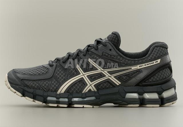 Asics 20 taille 41.5 / 42.5