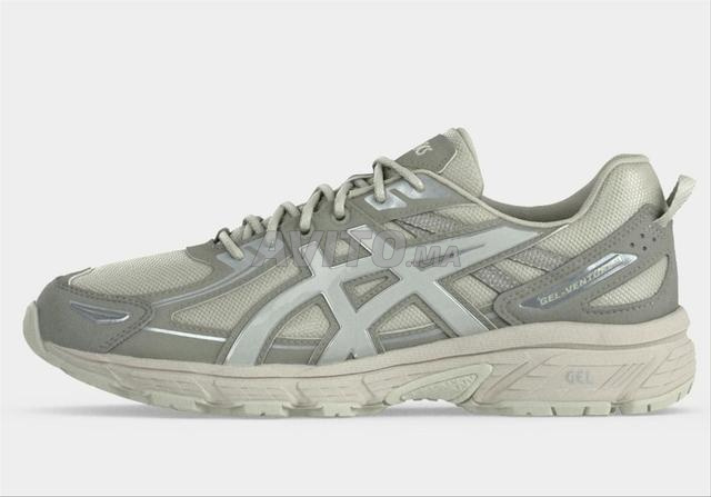 Asics 6 taille 41.5 / 42.5