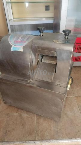Machine à jus de canne à sucre