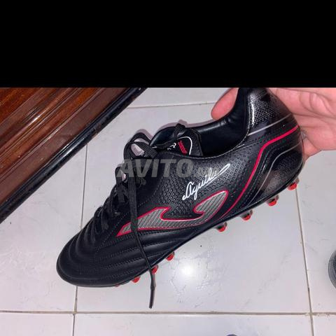 Chaussures de sport pour le football / Fabriqué en Espagne