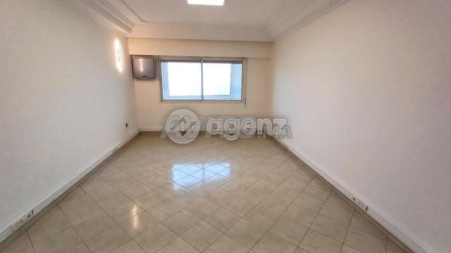 CMN-MA-2261 - Bureau à vendre à Burger