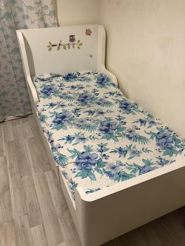 Lit Ikea à vendre avec matelas original - 2