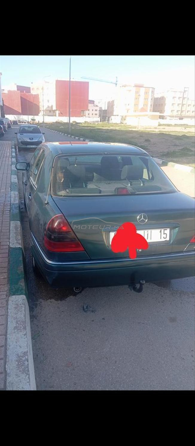 mercedes 220 comme neuve