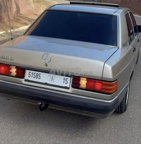 190 M1992 D2007 voiture propre - 2