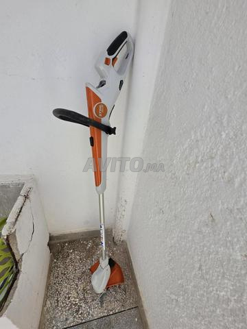 ماكينة قص الحشائش ببطارية STIHL FSA 30 - 2