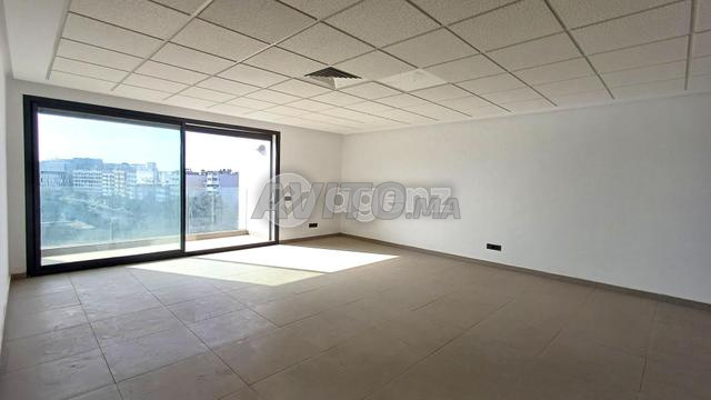 CMN-HA-1808 - Bureau à vendre à Ferme Bretonne