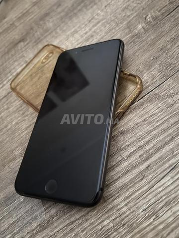 iPhone 8 64Go – Très bon état – Batterie 72 - 2