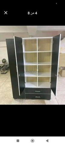 خزانة بألوان وأشكال مختلفة