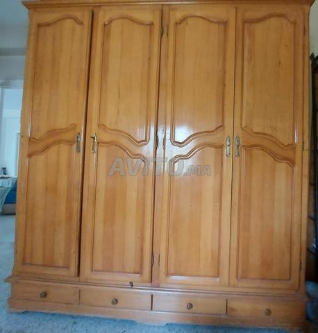 Armoire. - 2