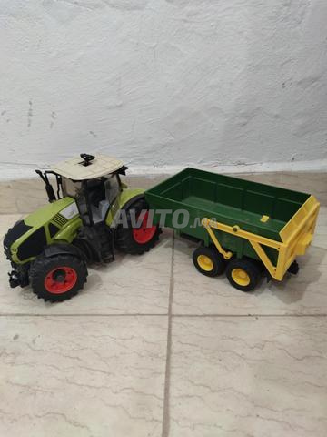 لعبة مجسم جرار زراعي CLAAS AXION 950 مع مقطورة - 2