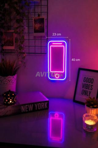 Décor Néon Smartphone Taille 40cm.23cm - 2