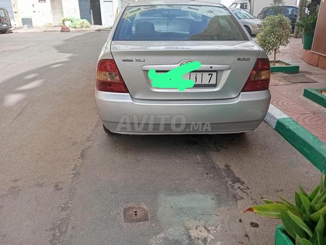 Voiture encore propre, moteur en bon état