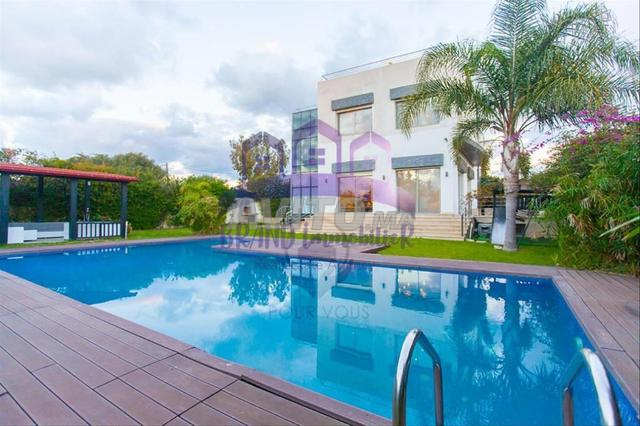 Belle villa de 1040m² à vendre à TANGER Jebilat.