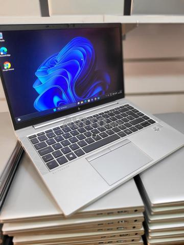 عرض HP i5 الجيل العاشر رام 8 SSD 256 - 2