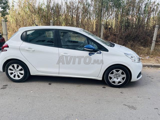 Peugeot 208 - 2