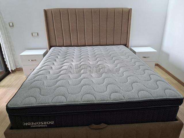 Ensemble chambre à coucher complet. - 2