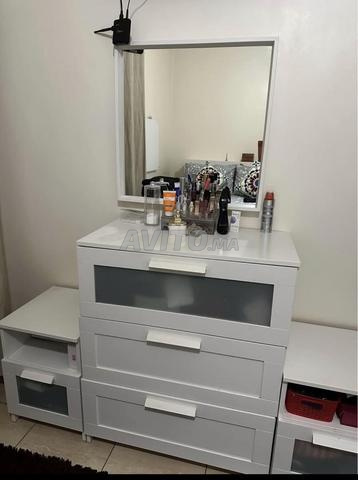 Commode et tables de chevet en bon état - 2