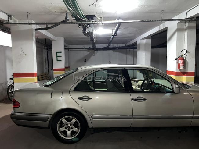 Mercedes-Benz 250 Diesel Manuelle 1998 à Salé