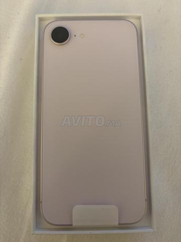 iPhone 17 rose neuf jamais utilisé 256go - 2