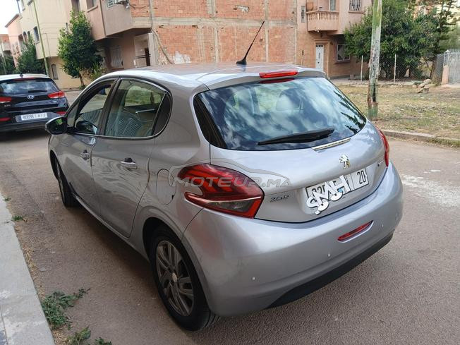 peugeut 208