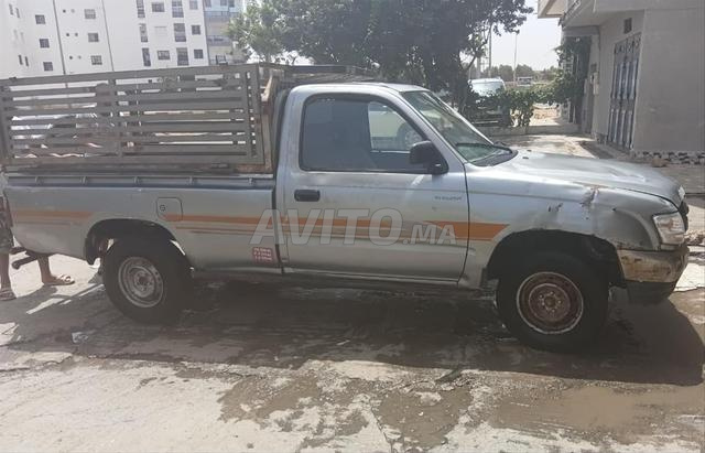 Toyota Hilux 2001 premier propriétaire voiture neuve - 2