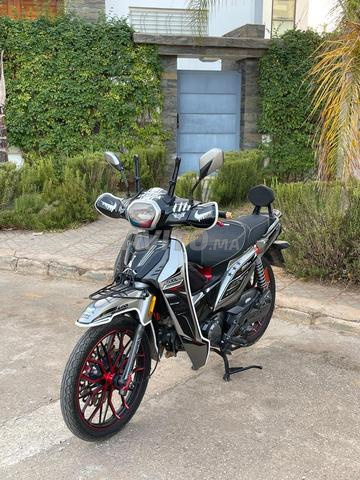 Moto neuve C49, bienvenue à ceux qui sont intéressés
