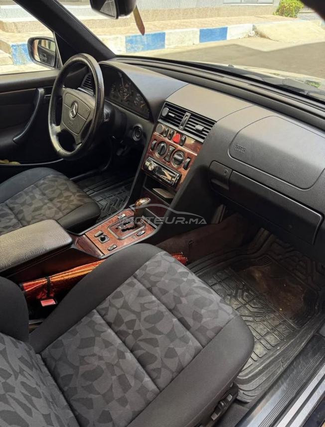 Mercedes classe c 220 CDI modele 1999 diwana 2011