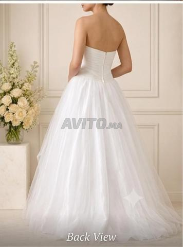 Robe de mariée élégante et moderne - 2