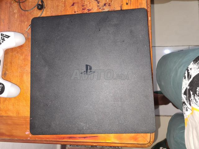 PS4 Slim avec 50 jeux, bon état - 2