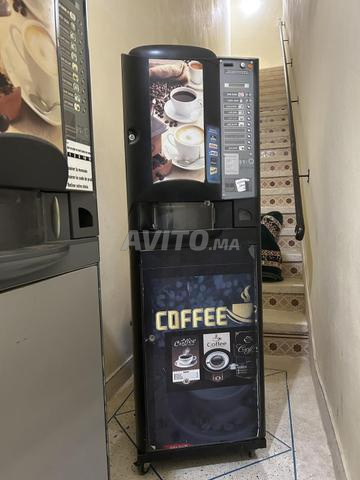 2 machines distributeurs de café automatiques - 2