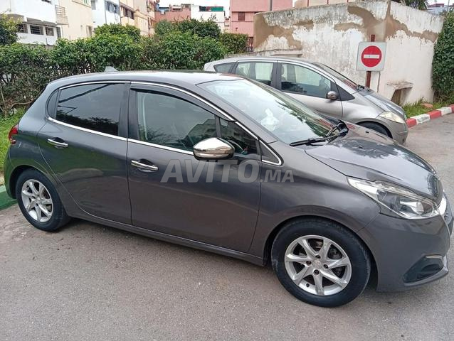 Peugeot 208 - 2