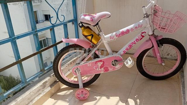 دراجة 🚴‍♂️ بحالة ممتازة لطفلة صغيرة - 2