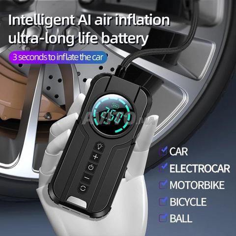 Gonfleur et chargeur de batterie de voiture 2 en 1 disponible