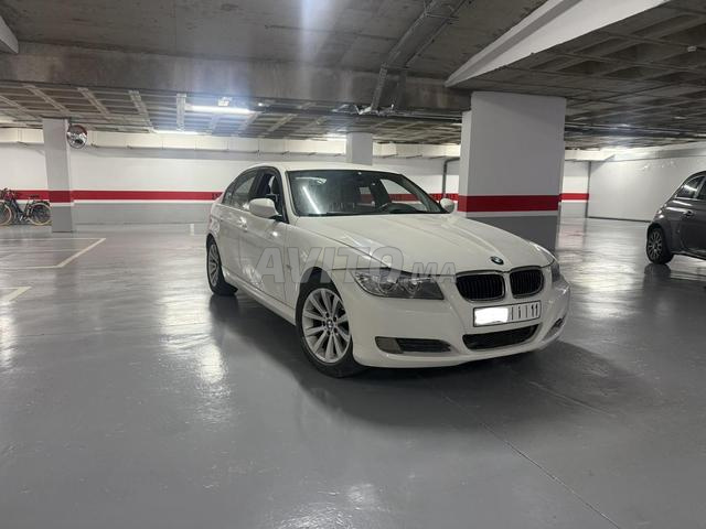 BMW الفئة الثالثة ديزل يدوية 2011 في الرباط