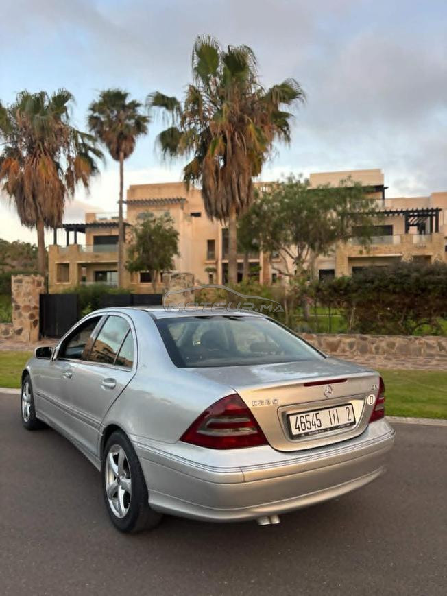 Mercedes-Benz 220 Diesel Automatique 2004 à Nador