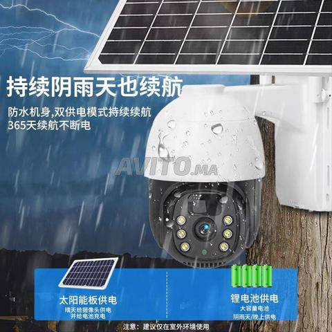 Caméra de surveillance solaire avec panneau solaire. - 2
