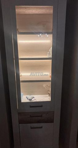 Vitrine élégante avec éclairage LED et 3 tiroirs - 2