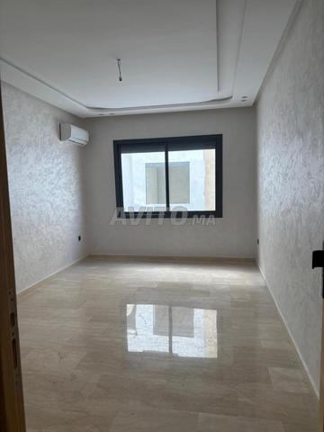 Grand studio neuf à louer – Quartier des Hôpitaux