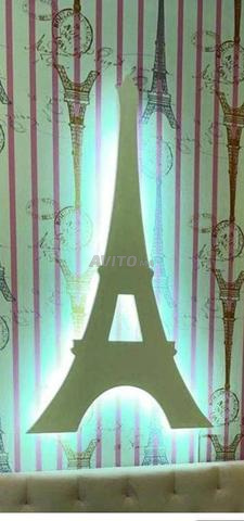Belle décoration lumineuse Tour Eiffel. - 2