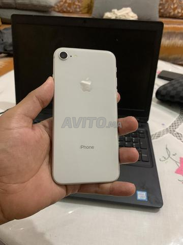 iPhone 8 normal 64gb