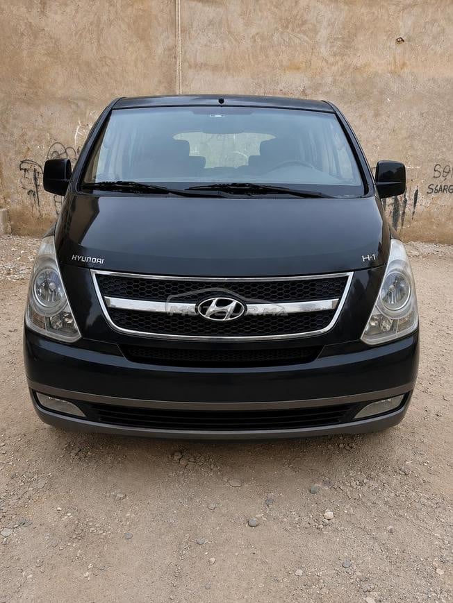 السيارة هيونداي h1