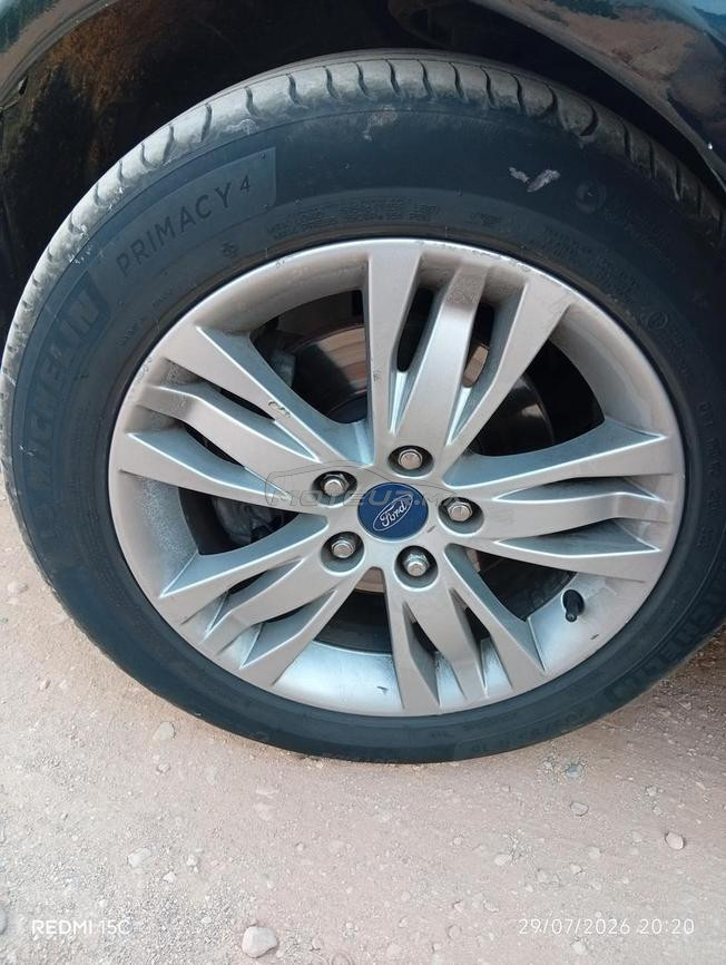voiture en excellent état 