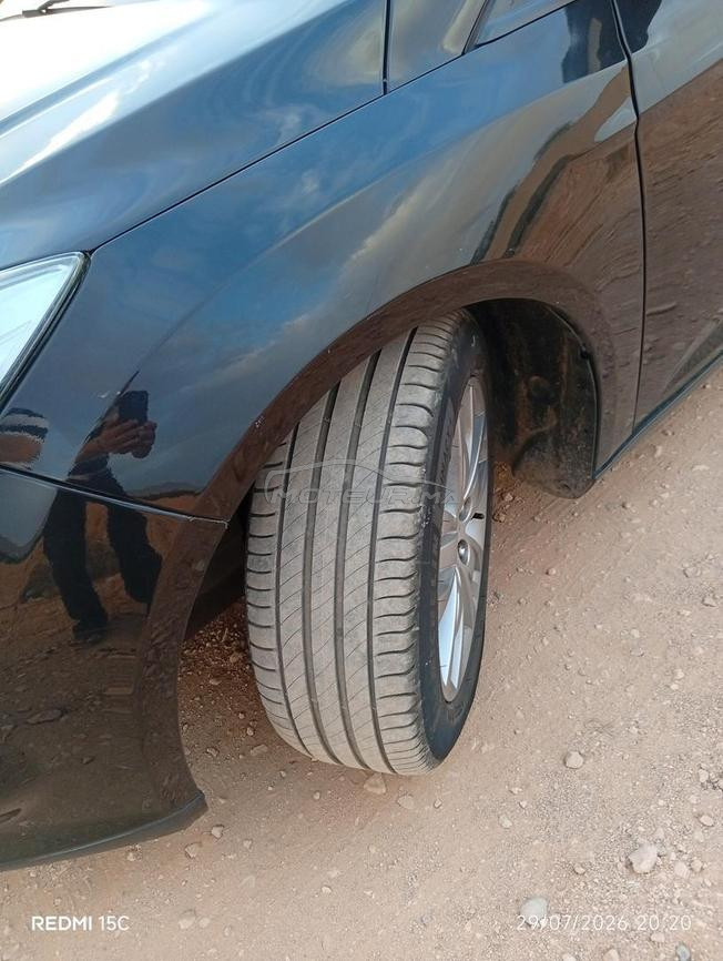 voiture en excellent état 