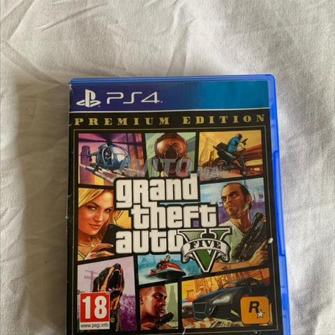 CD GTA 5 en bon état - 2