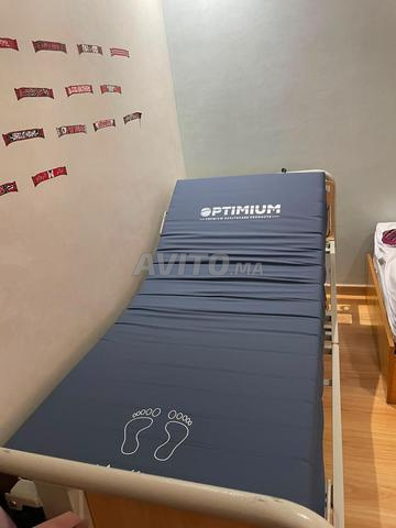 Lit médical avec matelas - 2
