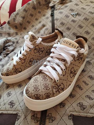 Chaussures Guess pour femme, originales, neuves - 2