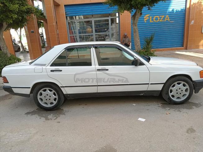 سيارة عائلية للبيع 